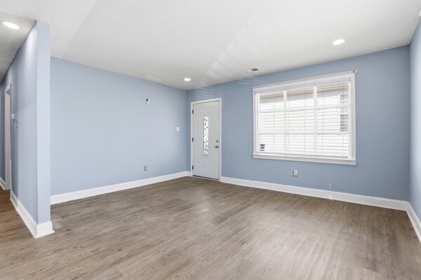 Foto del edificio - 4706 Deanwood Dr