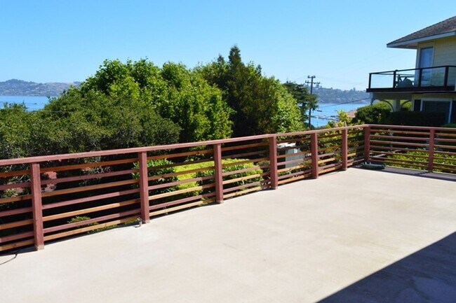 Foto del edificio - Sausalito Home with Big Views and Vintage ...
