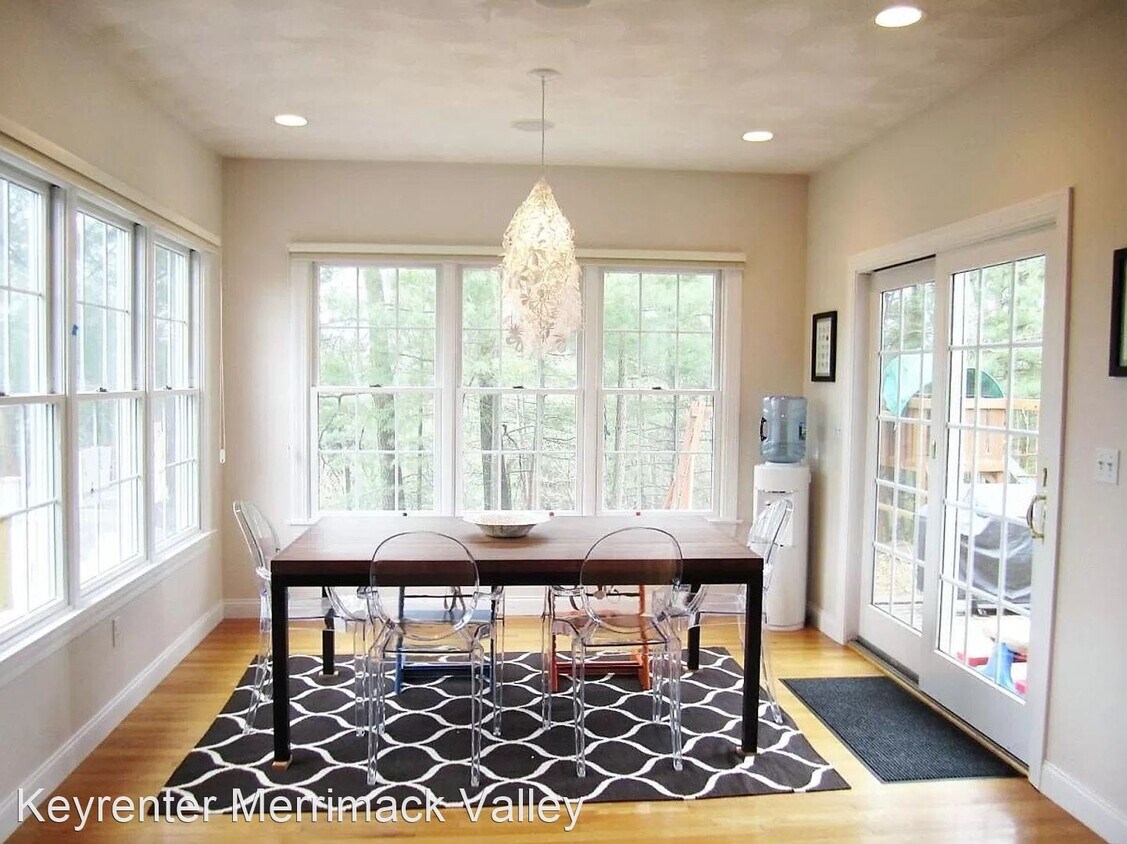 Foto principal - 4 br, 4 bath House - 9 Coderre Way,