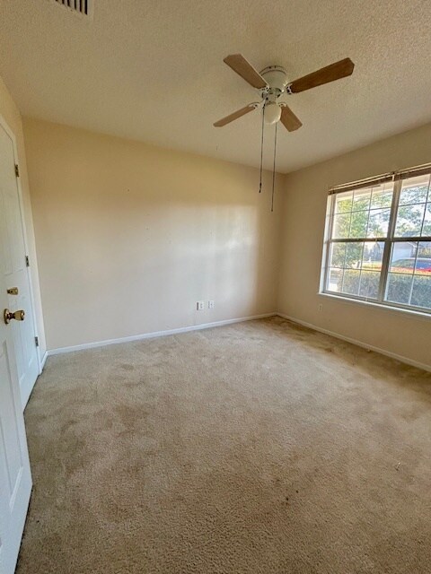 Foto del edificio - 3936 Heatherwoods Dr
