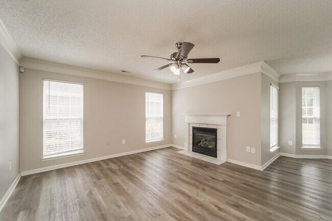 Foto del edificio - 707 Almora Dr