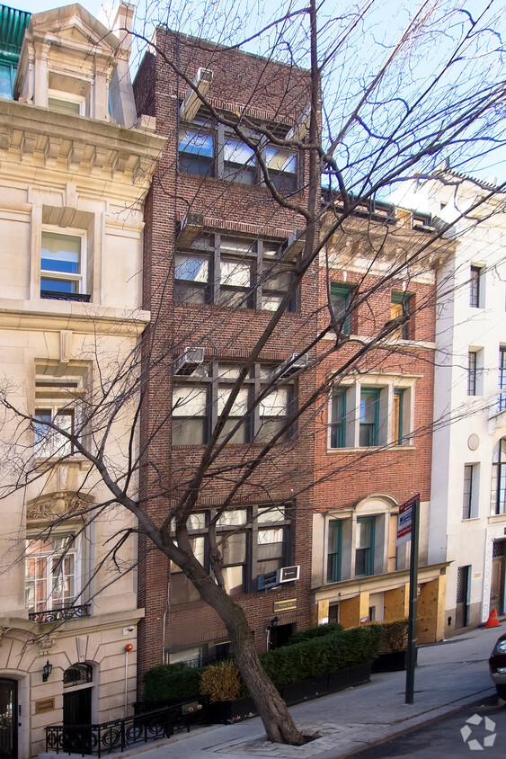 Building Photo - 18 E 65th St