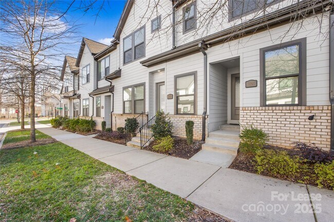 Foto del edificio - 6319 Southgrove St