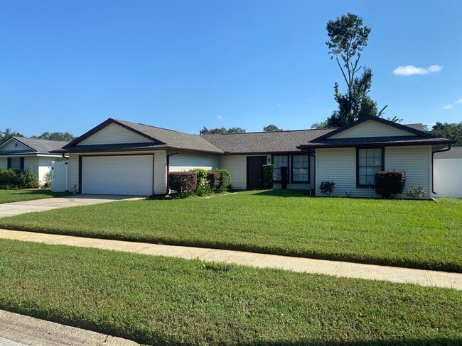 Building Photo - 4727 Lumberton Dr