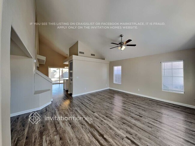 Foto del edificio - 3724 Beacon Point St