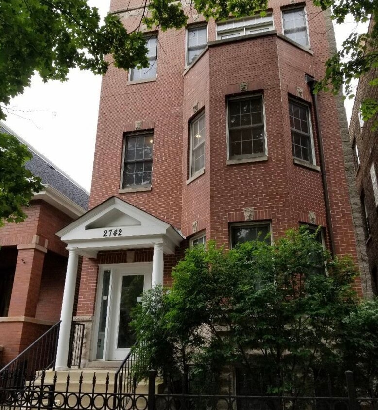 2742 N Bosworth Ave Unit 2, Chicago, IL 60614 - Condo for Rent in ...