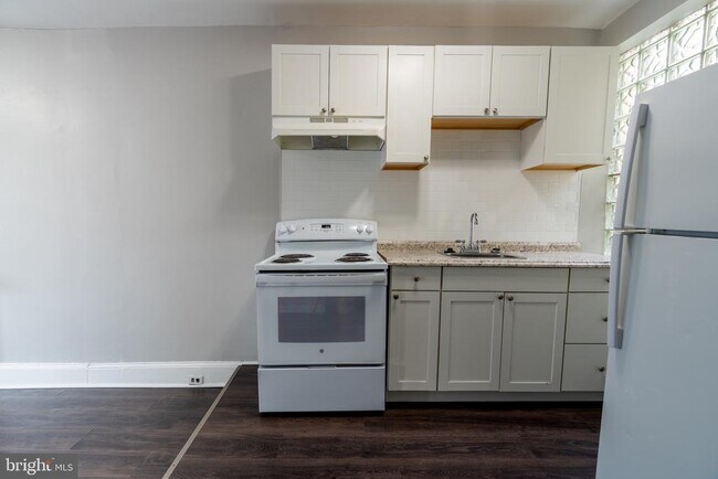 Foto del edificio - 3617 N Sydenham St