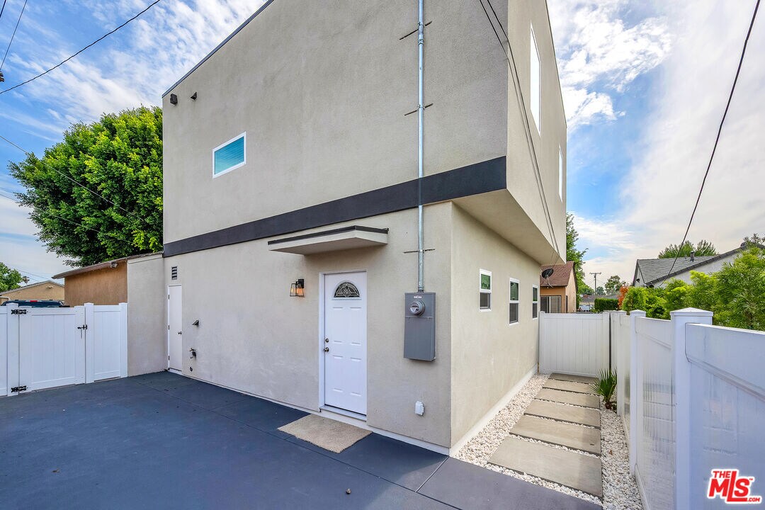 Foto principal - 6625 Duchess Dr