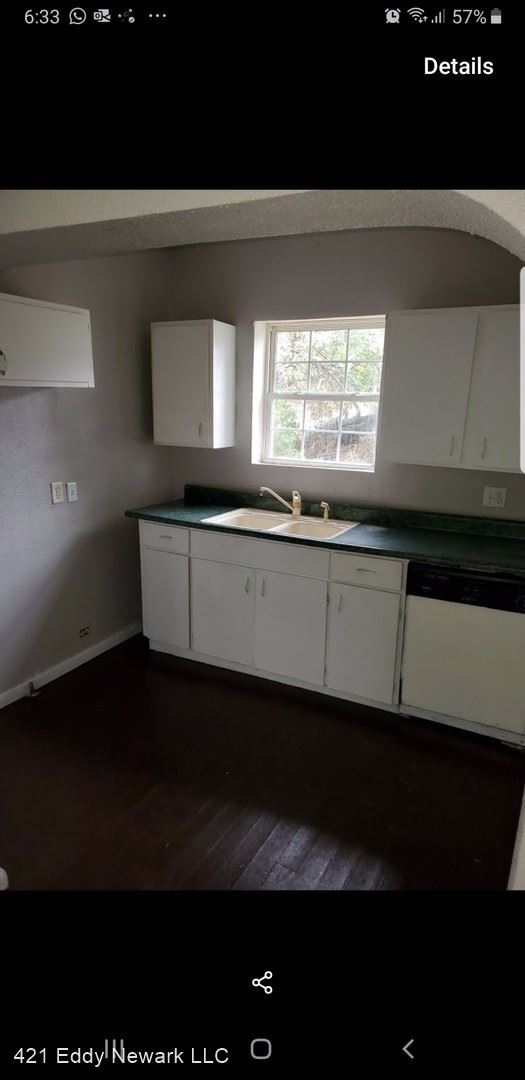 Building Photo - 3 br, 1 bath House - 262 W Main St