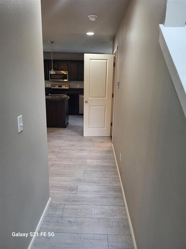 Foto del edificio - Beautiful 3 Bed 2.5 Bath Home in South Hil...
