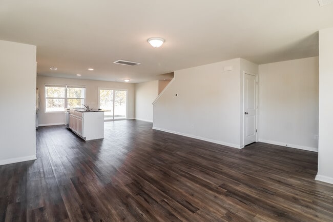 Building Photo - 132 Tondee Wy