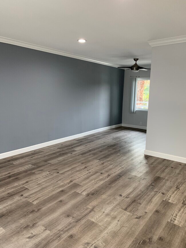 Building Photo - 1645 Amberwood Dr