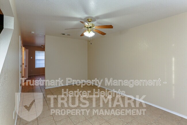 Building Photo - 4005 Madison Dr