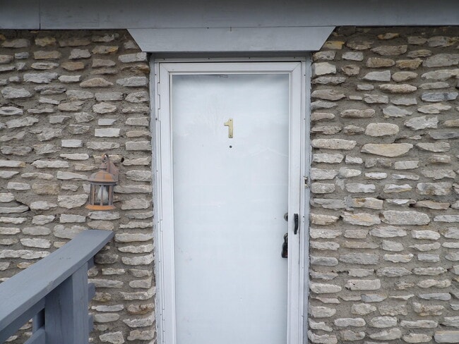 Building Photo - 409 Ridgewood Ln