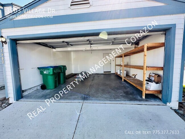 Building Photo - Upgraded 3 bedroom townhouse! Pets ok!