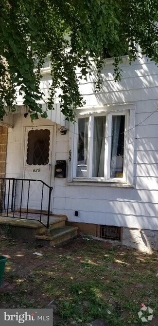 Building Photo - 620 S 10th St