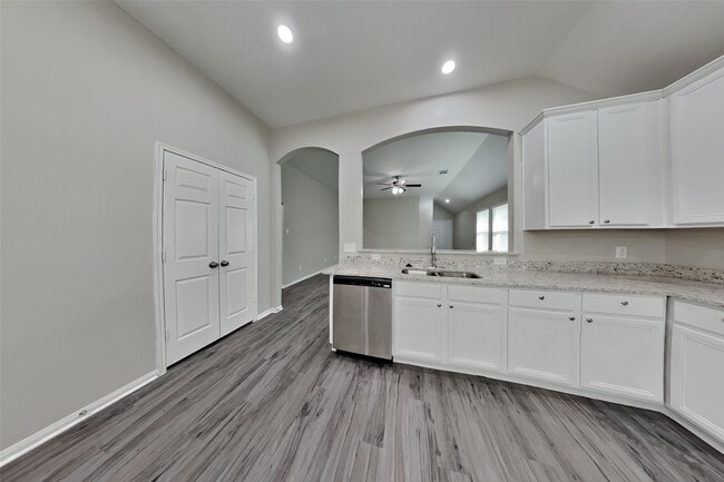 Foto del edificio - 3511 Rainshore Dr