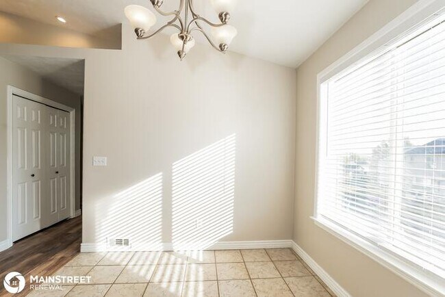Foto del edificio - 7592 N Snowy Owl Rd