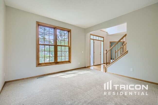 Foto del edificio - 3470 Olive Ln N