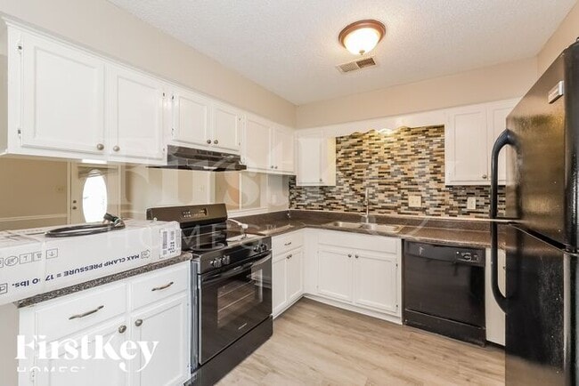 Foto del edificio - 7517 Port Albert Ln