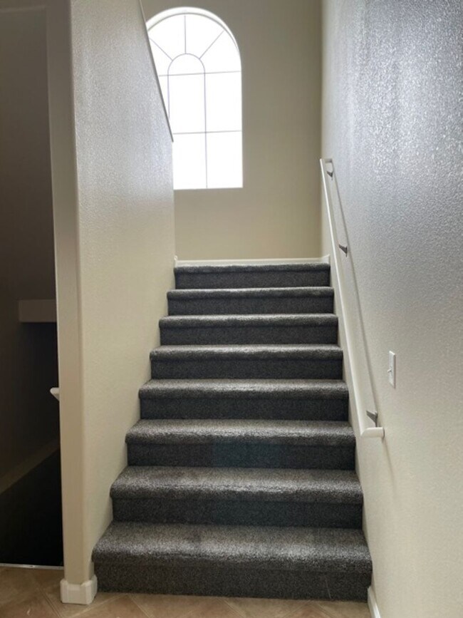 Building Photo - 3371 Chaparral Dr