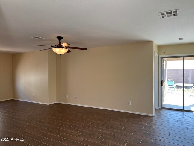 Building Photo - 23917 W Desert Bloom St