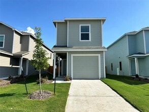 Building Photo - 833 Sandhill Ln