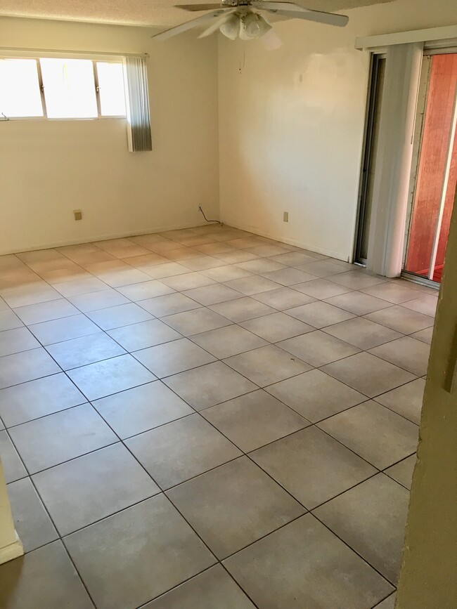 Building Photo - 4640 Clairemont Dr