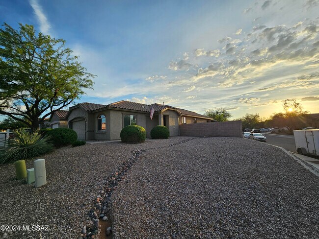 Foto del edificio - 6652 W Fishermans Dr