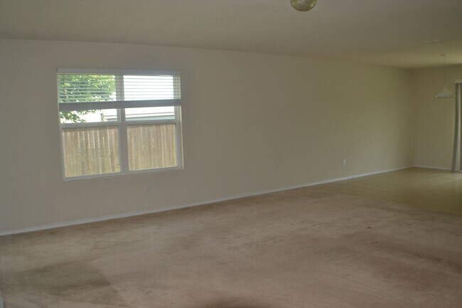 Foto del edificio - 1305 Swan Ridge Dr