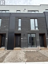 Building Photo - 104 Everett Cmn