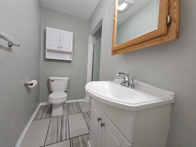 Baño - 308 Franklin Ave