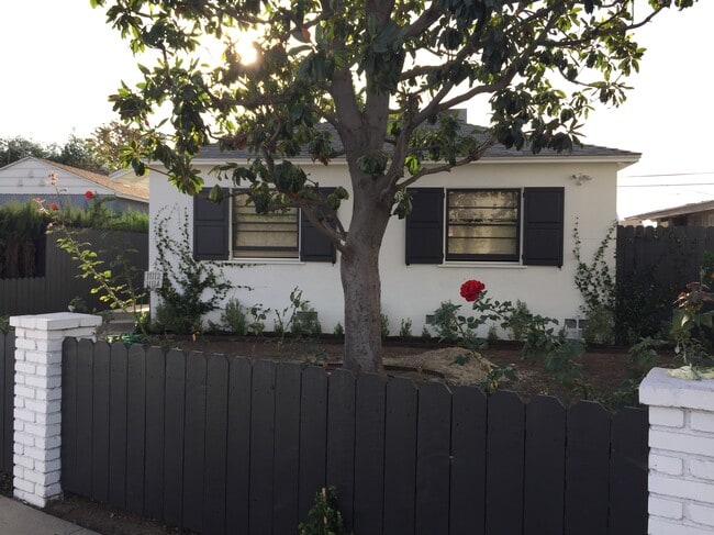 Building Photo - 11112 Exposition Blvd