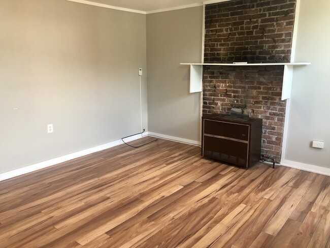 213 Apt 3 Living Room - 213-215 4th St