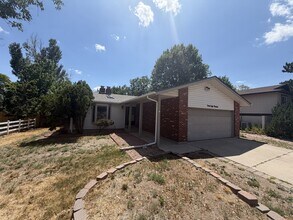 Building Photo - 3819 Midsummer Ln S