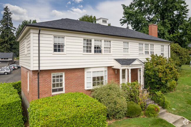 Building Photo - Broadmoor Manor Apartments