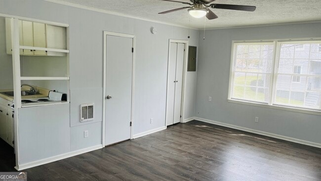 Building Photo - 601 W Haralson St