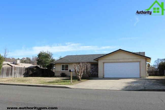 Building Photo - 2439 Lake Redding Dr
