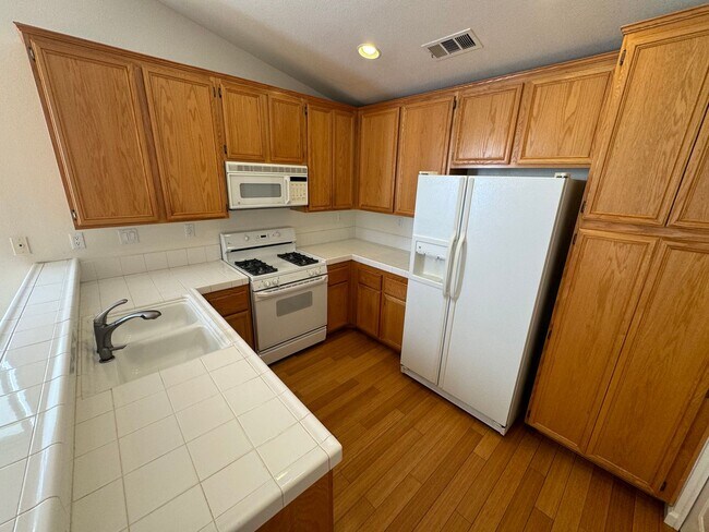 Foto del edificio - Single Story Home In The Heart Of Summerli...