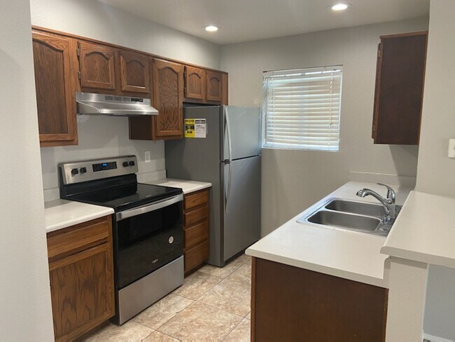 Foto del edificio - Private 2 bed Townhouse near University & Gilbert Rd in EastBrook community