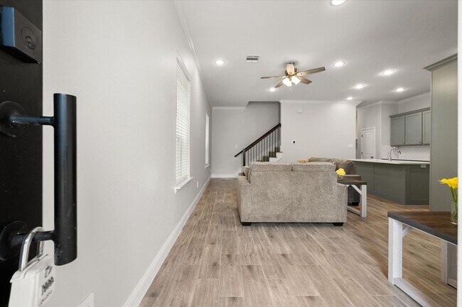 Foto del edificio - Brand New Luxury Townhouse in West Arlington