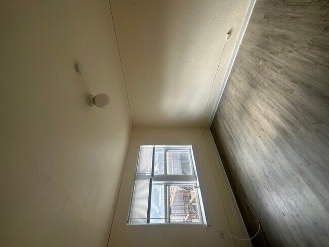 Foto del edificio - 633 W Deming Pl
