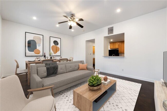 Foto del edificio - 2601 E 7th St