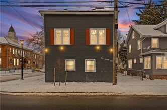 Building Photo - 127 Carter St
