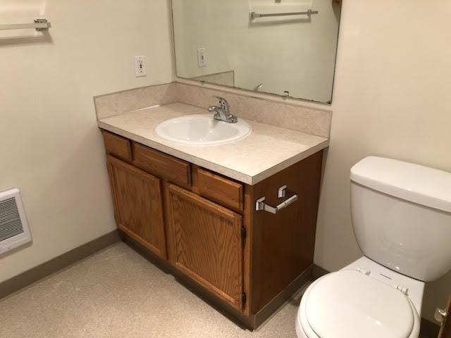 Building Photo - Fully Remodeled Three Bedroom Duplex in He...
