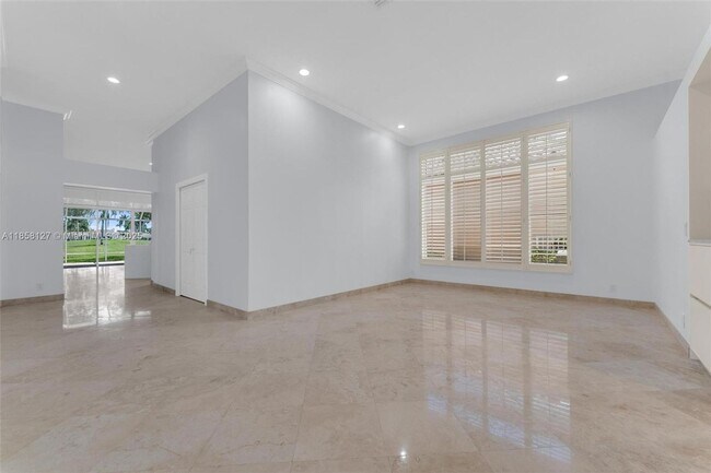 Foto del edificio - 2468 Bay Isle Ct