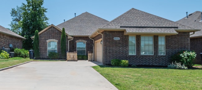 Building Photo - 12037 Ashford Dr