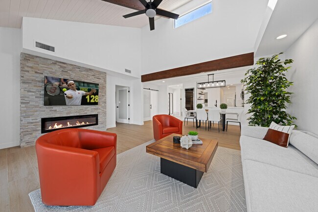 Foto del edificio - 352 Forest Hills Dr