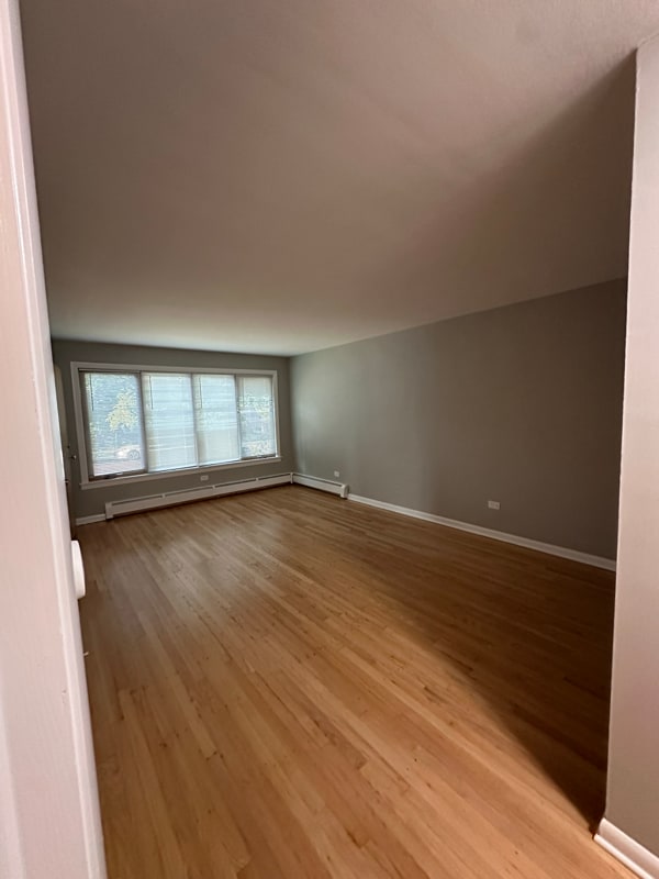 Foto del edificio - 5837 W Lawrence Ave