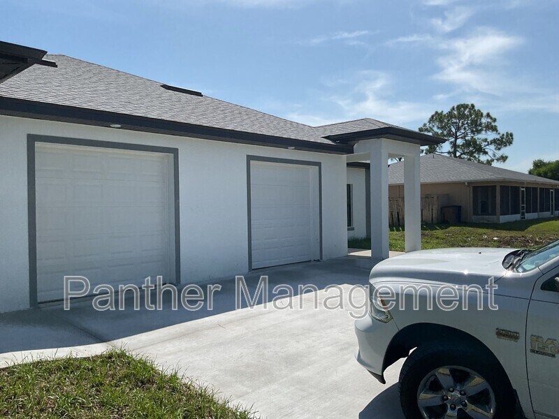 Foto principal - 5230 27th St SW